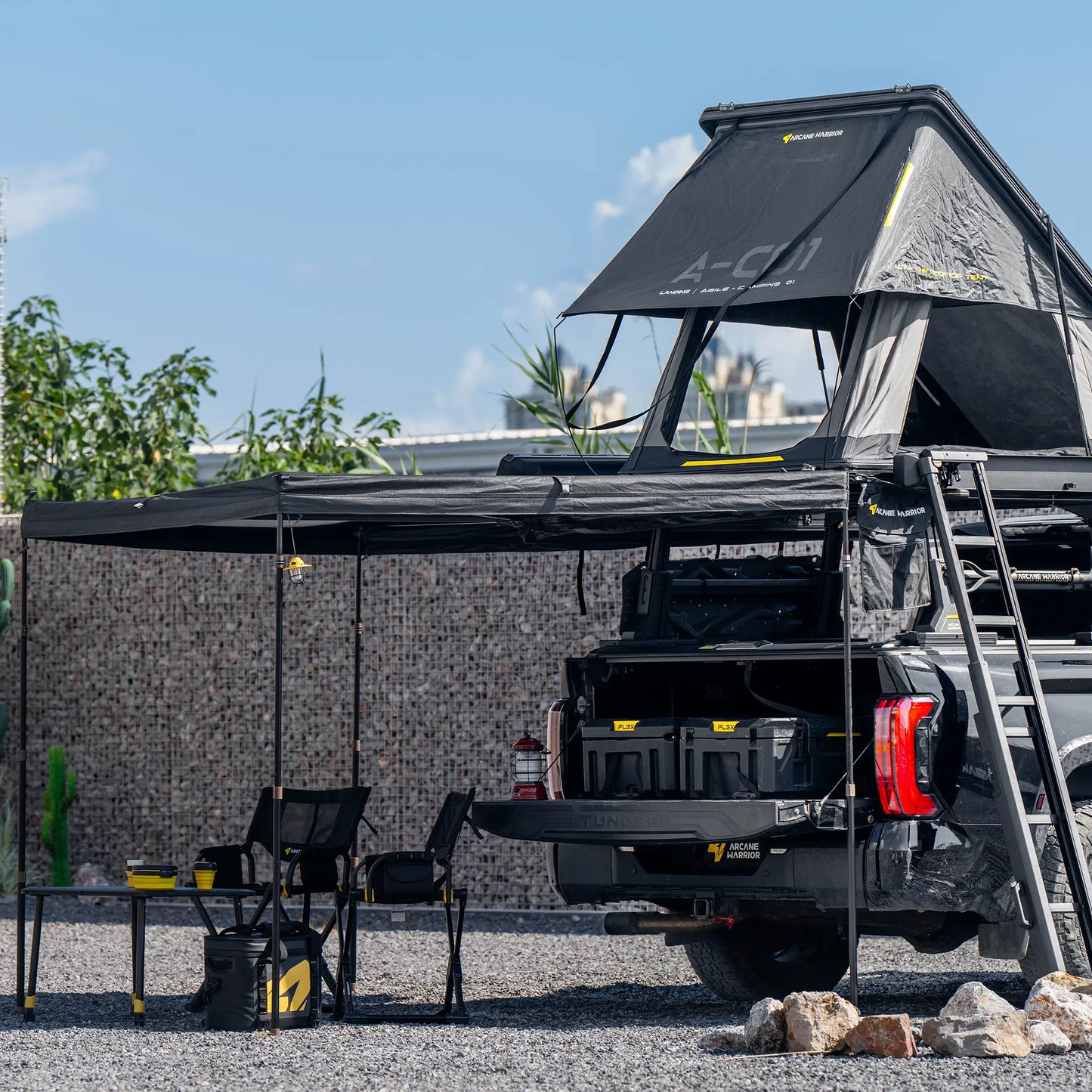 Hard-shell Litewing 270° Awning